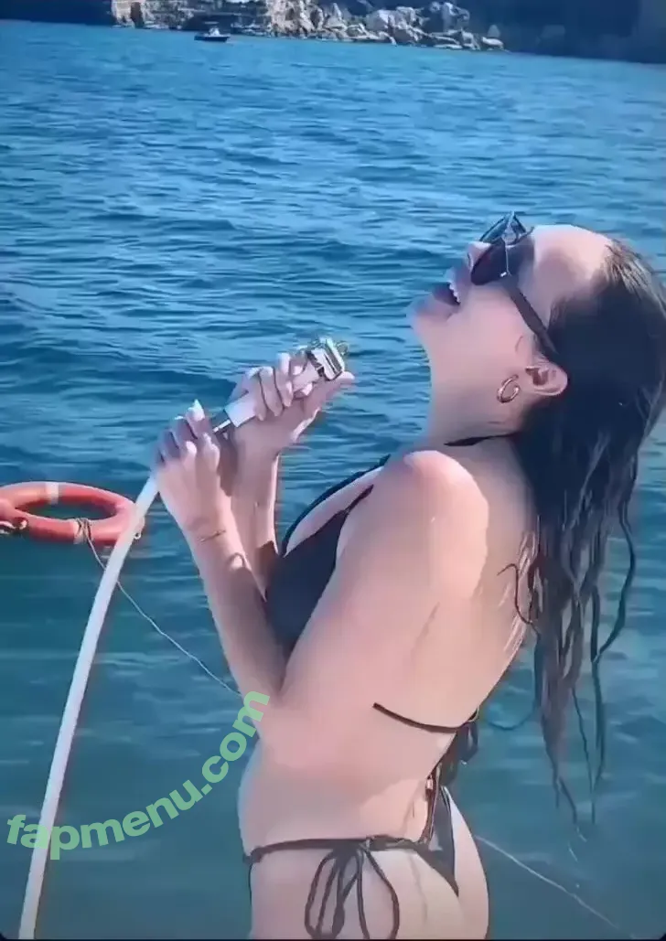 Alycia Debnam Carey nude photo #1598 (DebnamCarey / alyciajasmin)