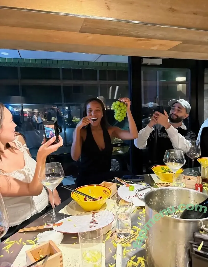 Alycia Debnam Carey nude photo #1652 (DebnamCarey / alyciajasmin)