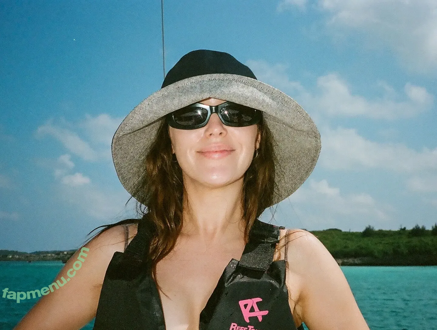 Alycia Debnam Carey nude photo #1656 (DebnamCarey / alyciajasmin)