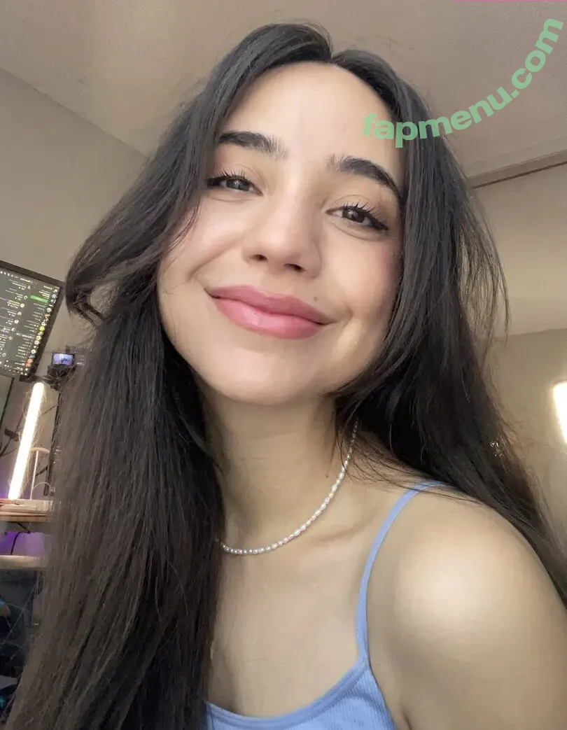 Alyek nude photo #0012 (alyekly)