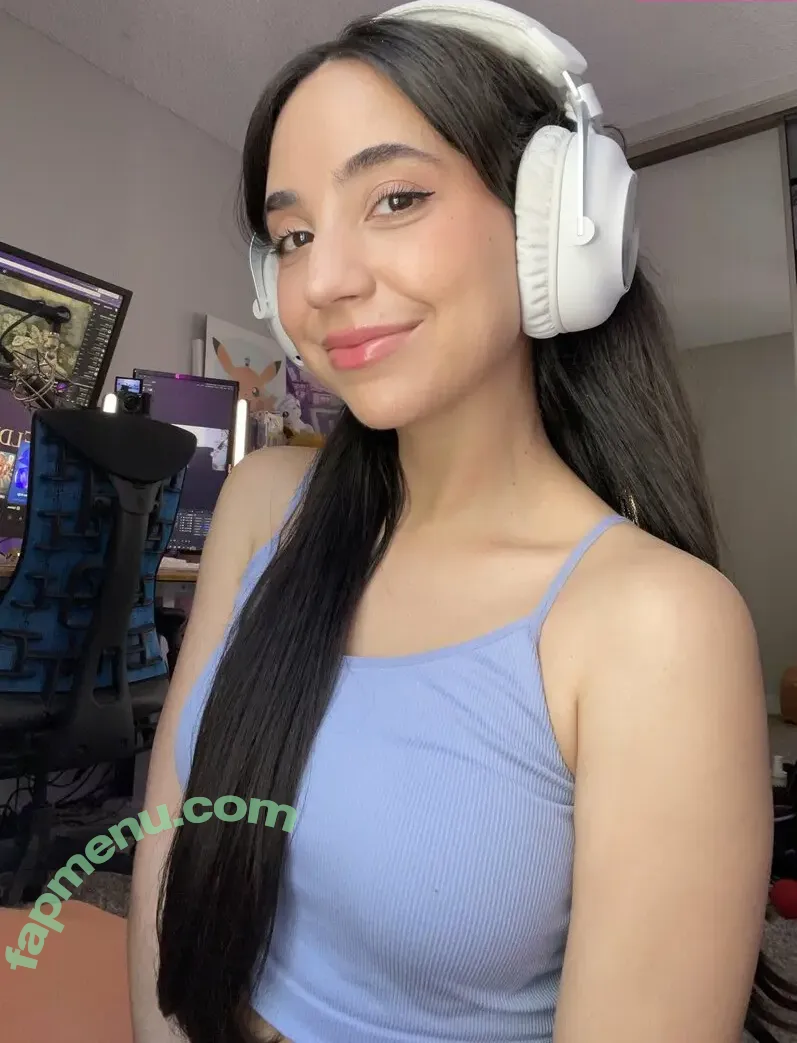Alyek nude photo #0021 (alyekly)