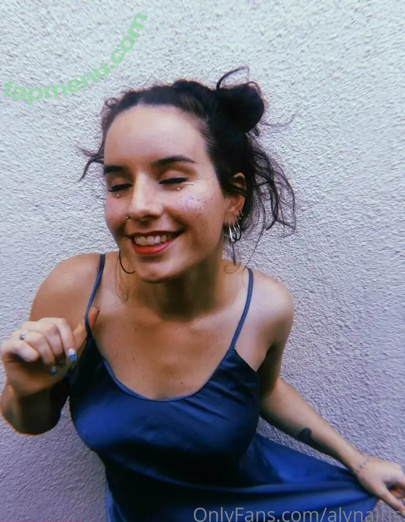 alynairis nude photo #0003 (alynaris)