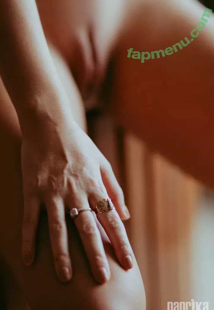 Alyne Lary nude photo #0049 (alyne_laryofc / alynelary)