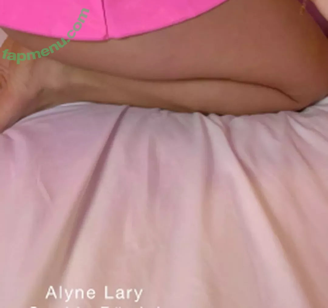 Alyne Lary nude photo #0376 (alyne_laryofc / alynelary)