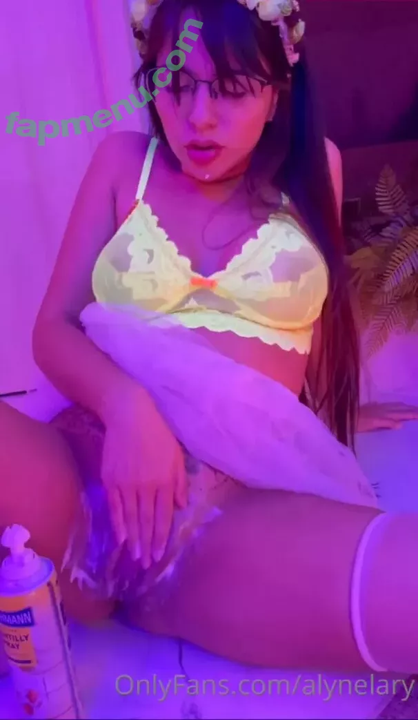 Alyne Lary nude photo #0473 (alyne_laryofc)