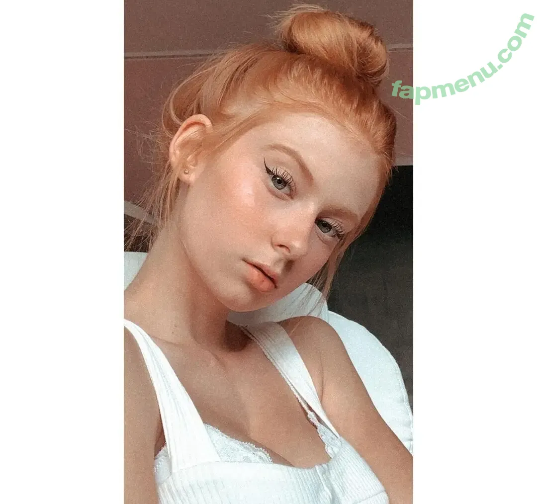 Alysha Huebner nude photo #0004 (allyhbnr)