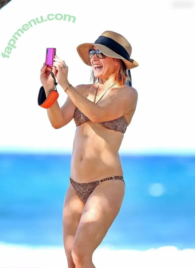 Alyson Hannigan nude photo #0399 (alysonhannigan / u64276282)