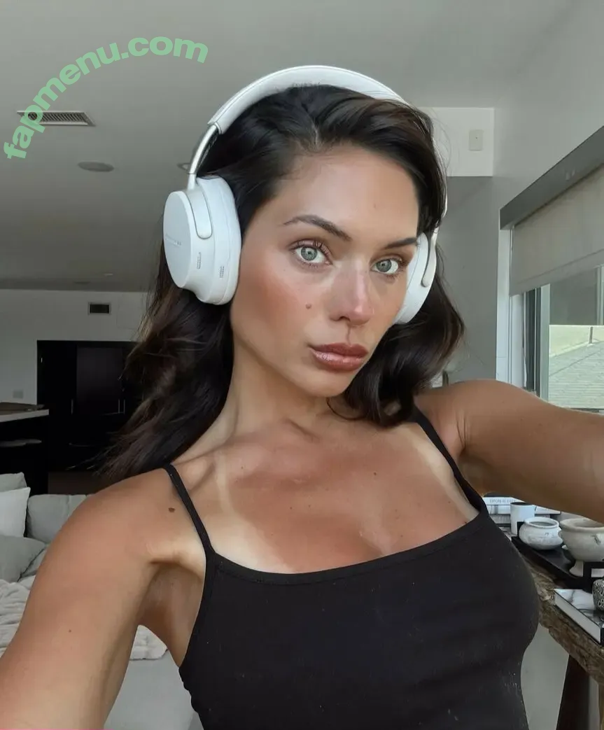 Alyssa Lynch nude photo #0339 (alyssalynch)