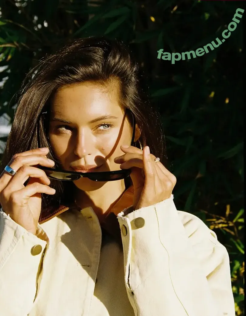 Alyssa Lynch nude photo #0440 (alyssalynch)