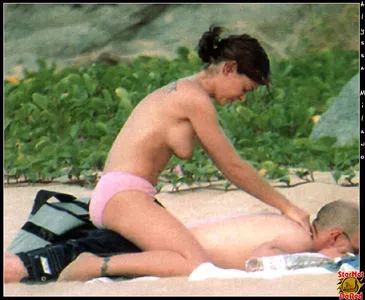 Alyssa Milano / alyssa_milano / milano_Alyssa nude photo #0020