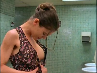 Alyssa Milano / alyssa_milano / milano_Alyssa nude photo #0039