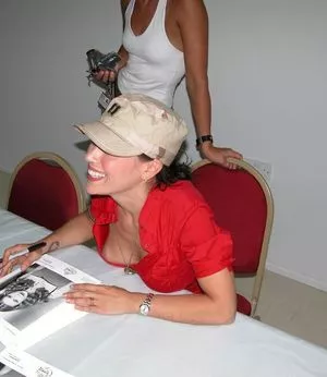 Alyssa Milano / alyssa_milano / milano_Alyssa nude photo #0072