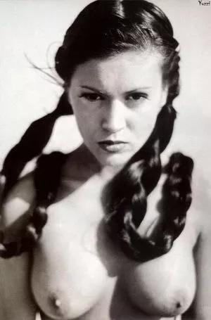 Alyssa Milano / alyssa_milano / milano_Alyssa nude photo #0095
