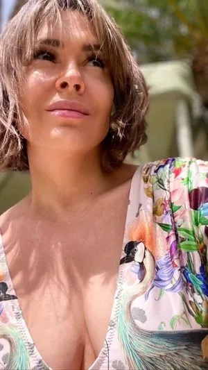 Alyssa Milano / alyssa_milano / milano_Alyssa nude photo #0130