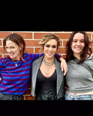 Alyssa Milano / alyssa_milano / milano_Alyssa nude photo #0294