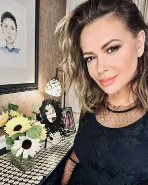 Alyssa Milano / alyssa_milano / milano_Alyssa nude photo #0300