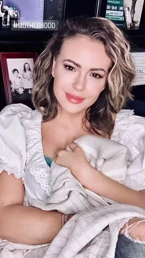 Alyssa Milano / alyssa_milano / milano_Alyssa nude photo #0312