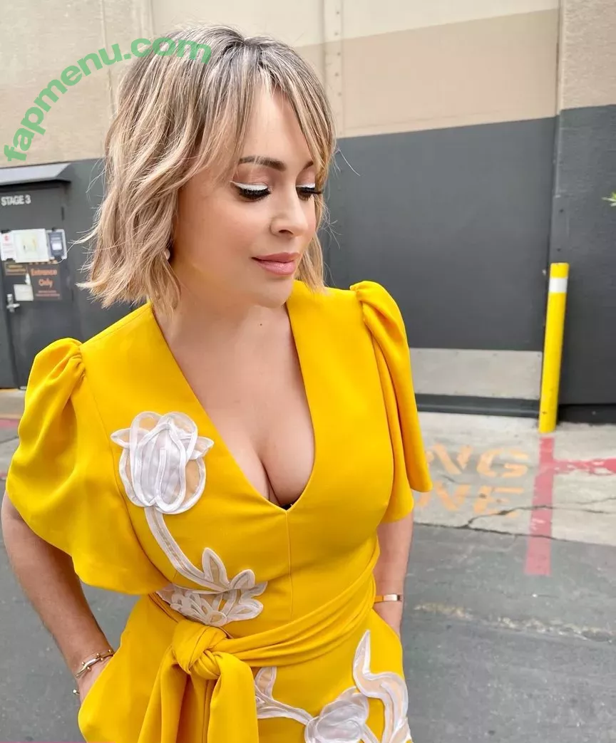 Alyssa Milano nude photo #0004 (alyssa_milano / milano_Alyssa)