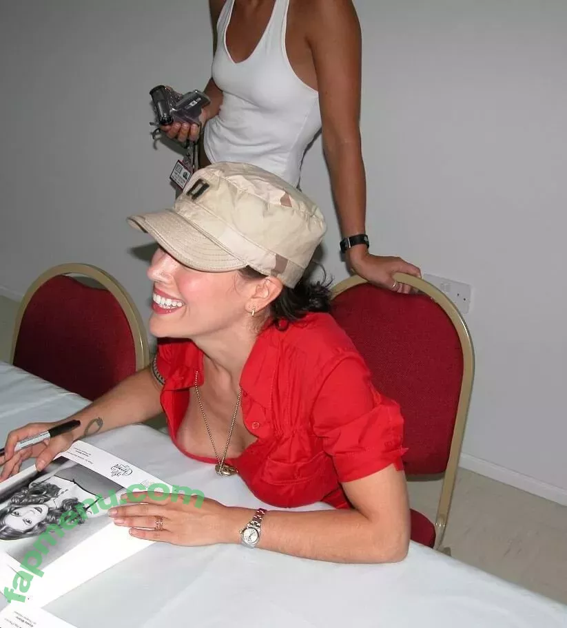 Alyssa Milano nude photo #0072 (alyssa_milano / milano_Alyssa)