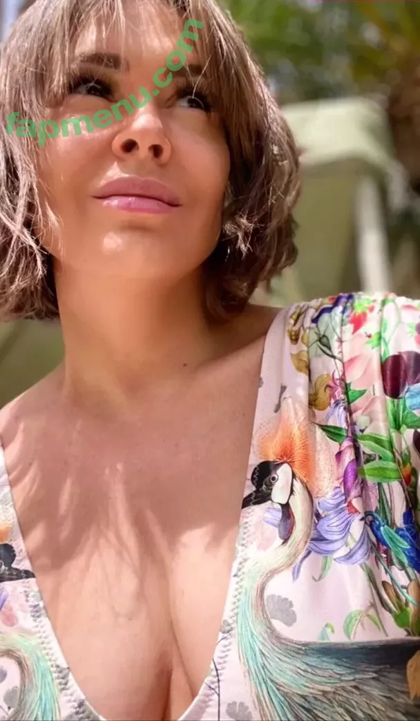 Alyssa Milano nude photo #0130 (alyssa_milano / milano_Alyssa)