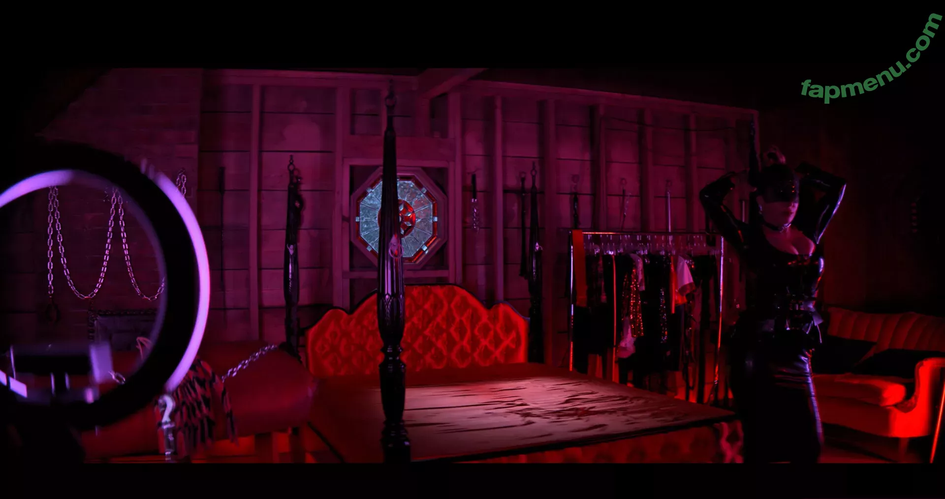 Alyssa Milano nude photo #0140 (alyssa_milano / milano_Alyssa)