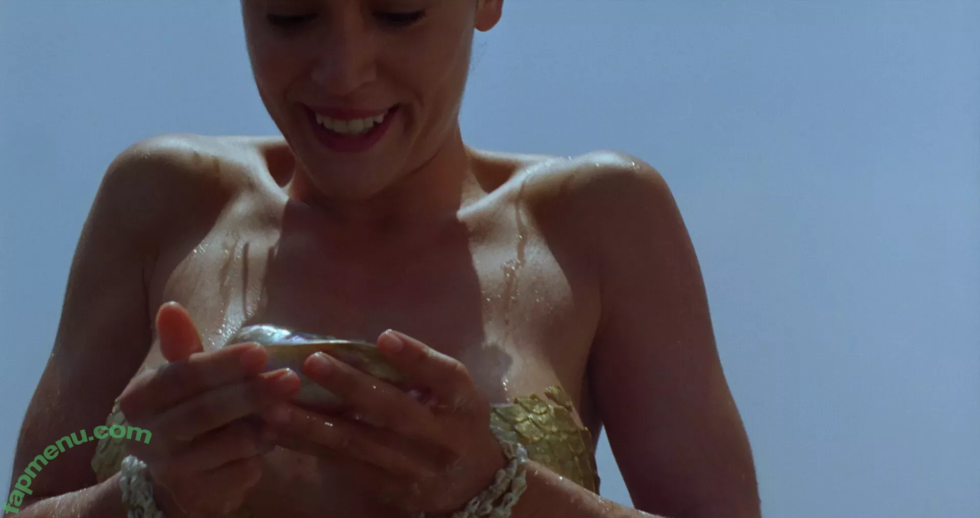 Alyssa Milano nude photo #0171 (alyssa_milano / milano_Alyssa)