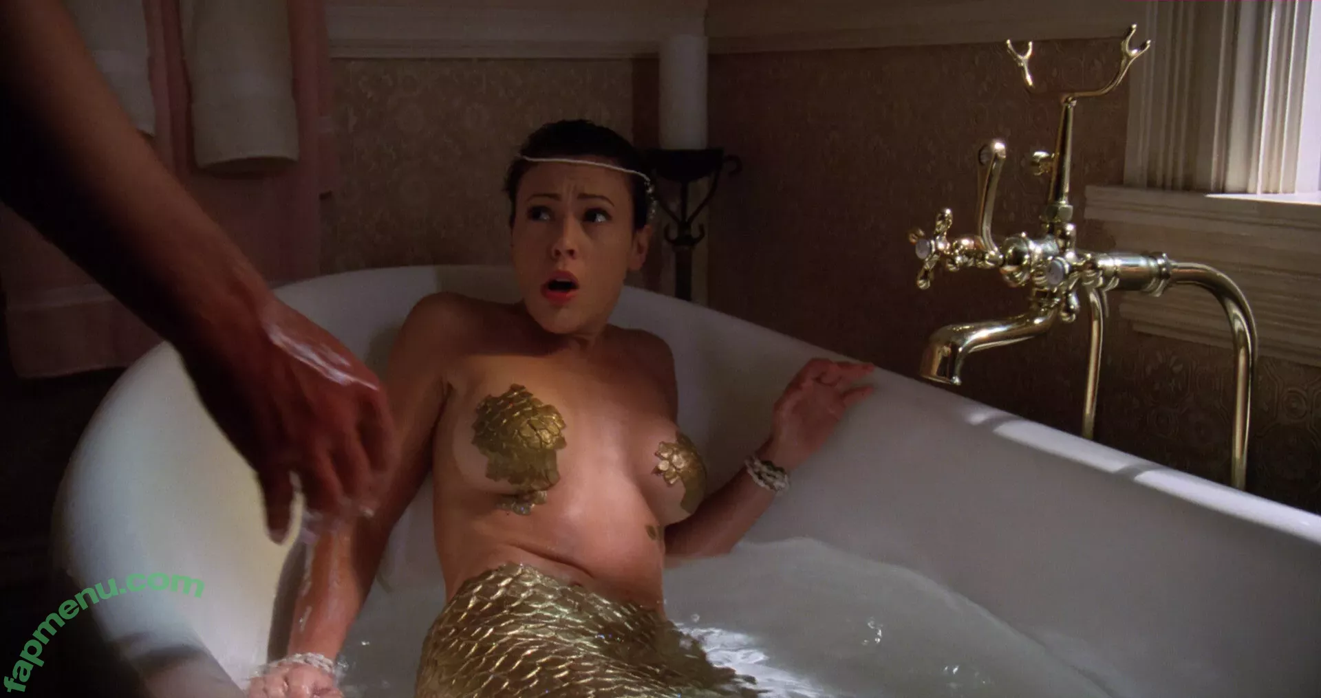 Alyssa Milano nude photo #0198 (alyssa_milano / milano_Alyssa)