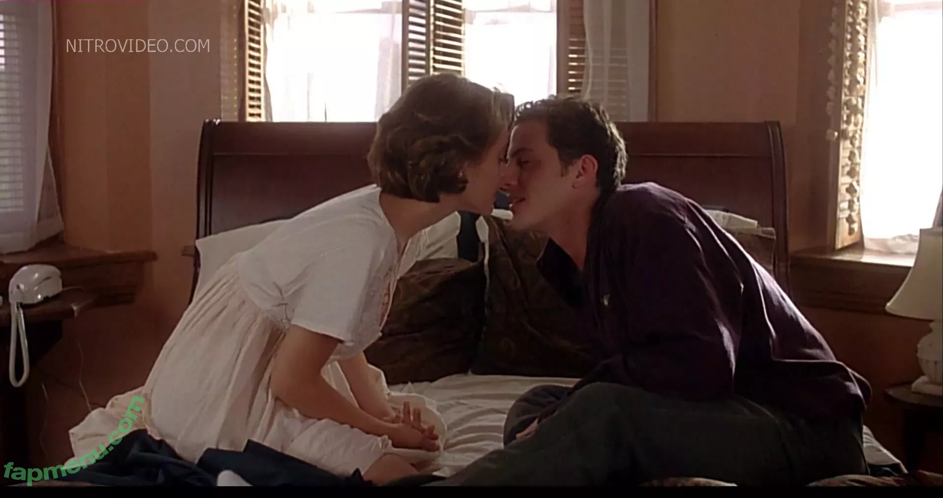 Alyssa Milano nude photo #0219 (alyssa_milano / milano_Alyssa)