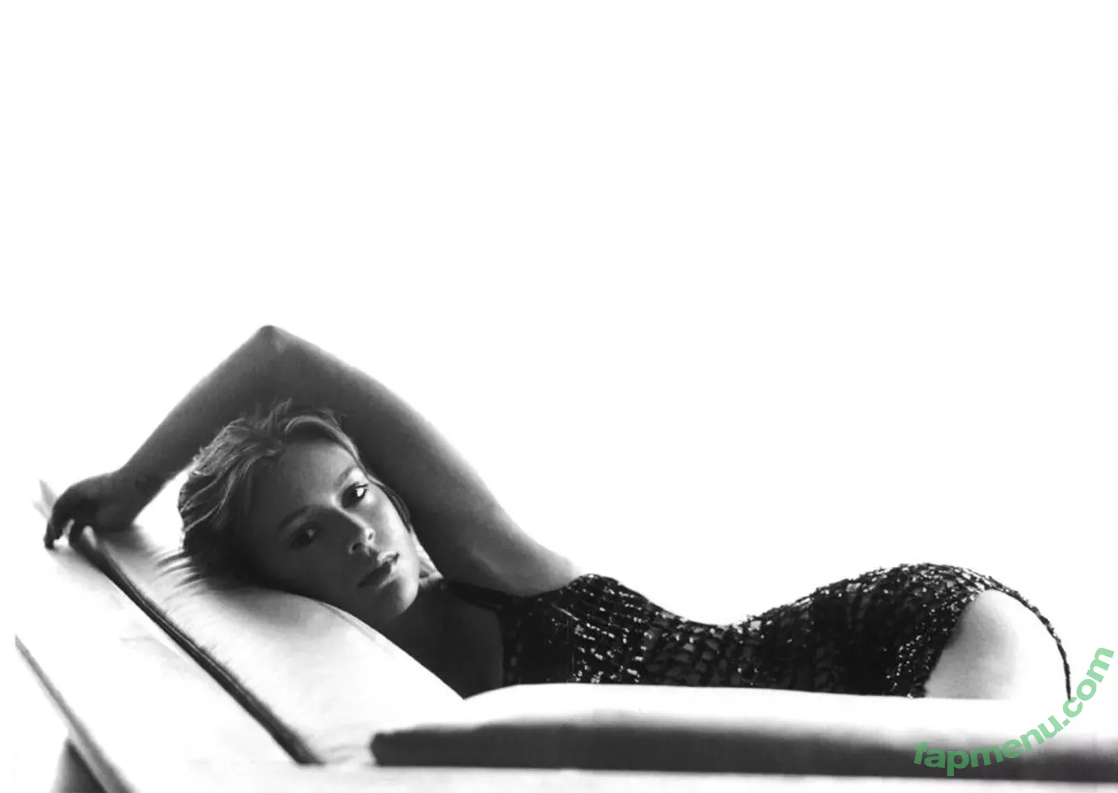 Alyssa Milano nude photo #0234 (alyssa_milano / milano_Alyssa)