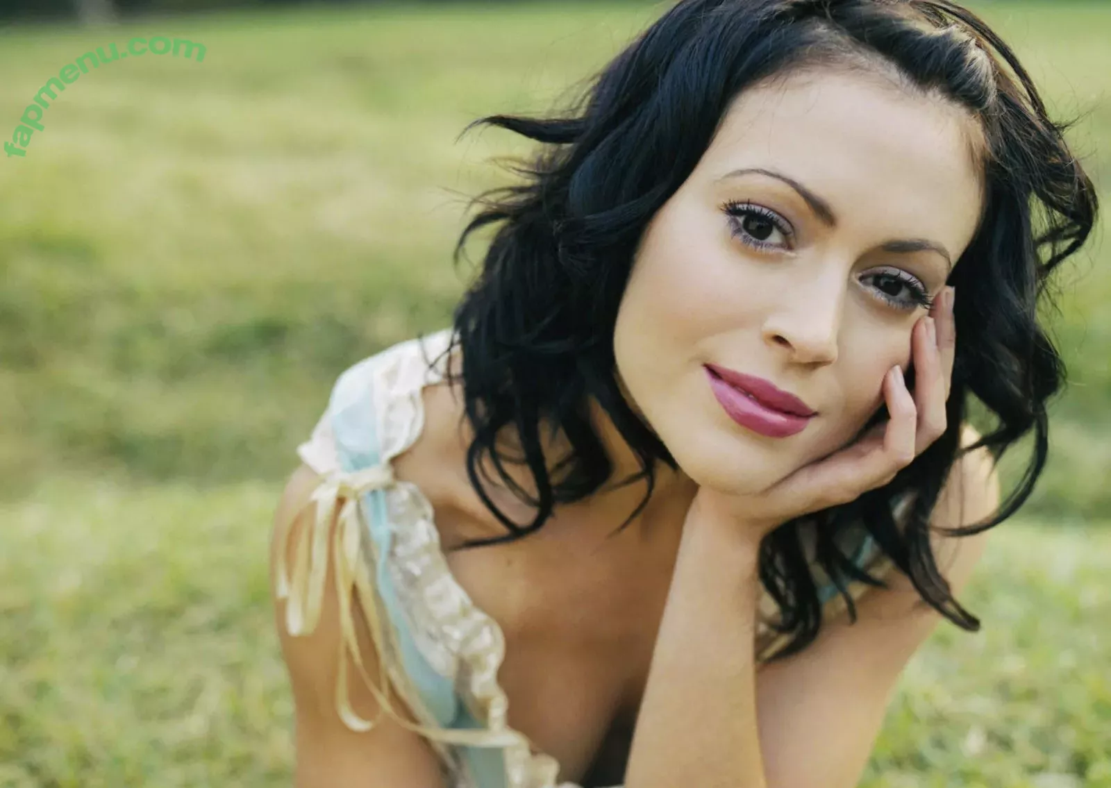 Alyssa Milano nude photo #0247 (alyssa_milano / milano_Alyssa)