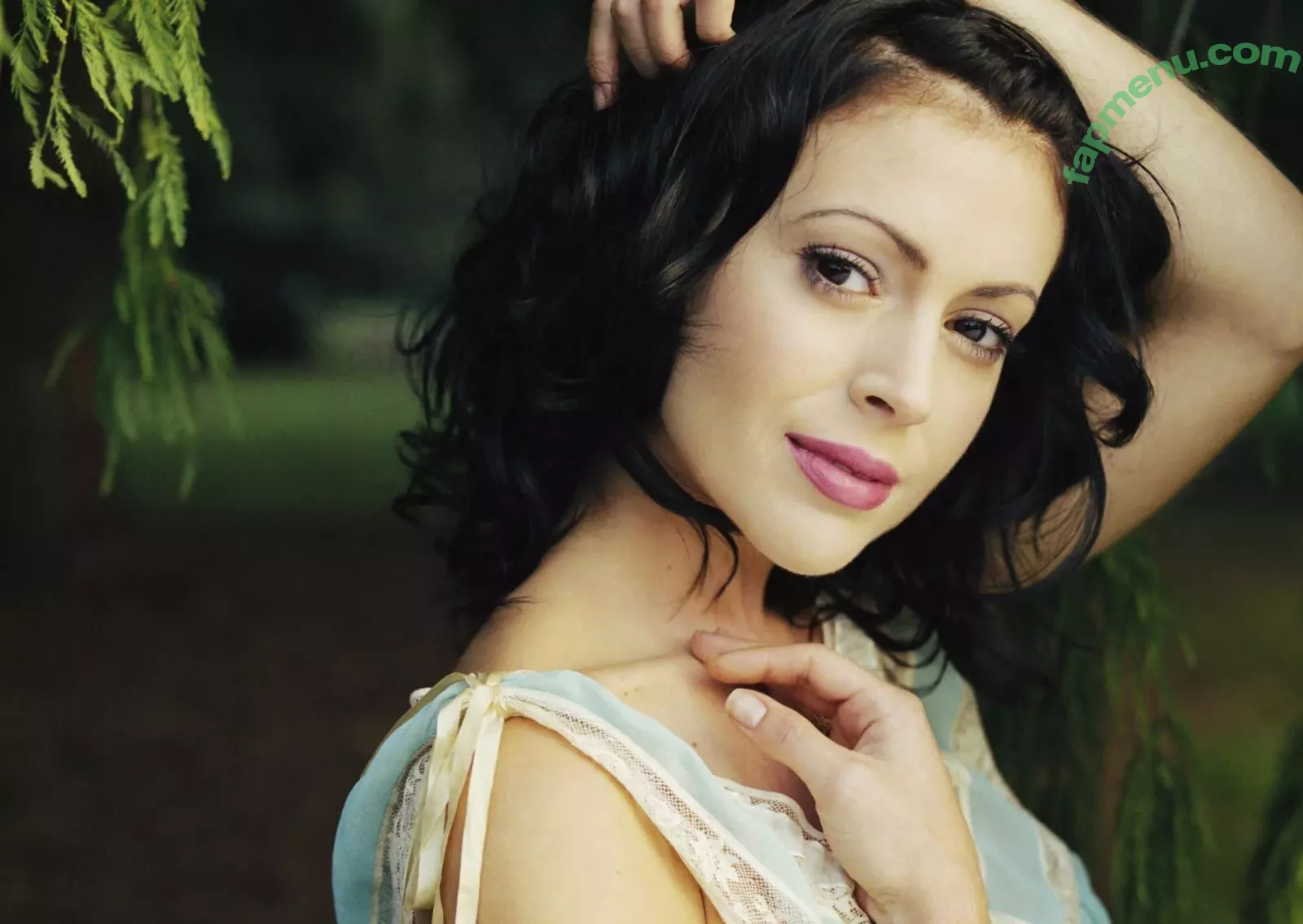 Alyssa Milano nude photo #0249 (alyssa_milano / milano_Alyssa)