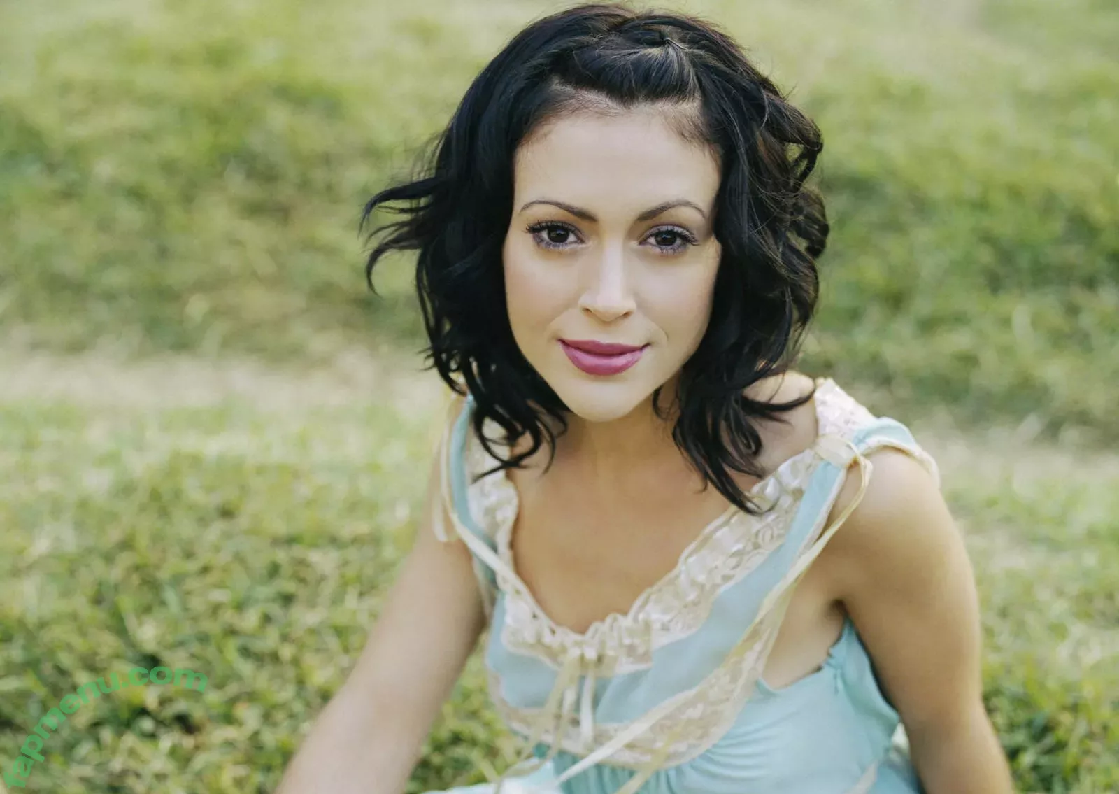 Alyssa Milano nude photo #0253 (alyssa_milano / milano_Alyssa)