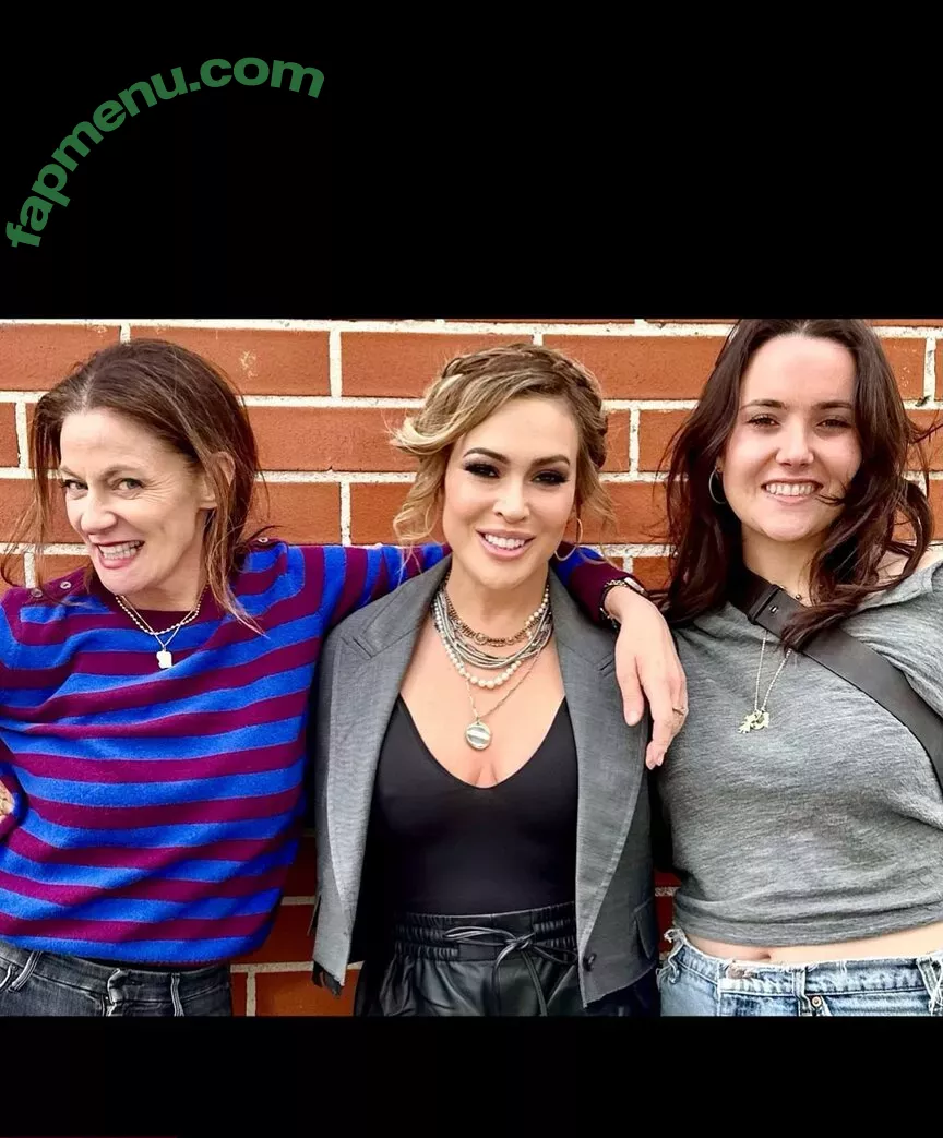 Alyssa Milano nude photo #0294 (alyssa_milano / milano_Alyssa)