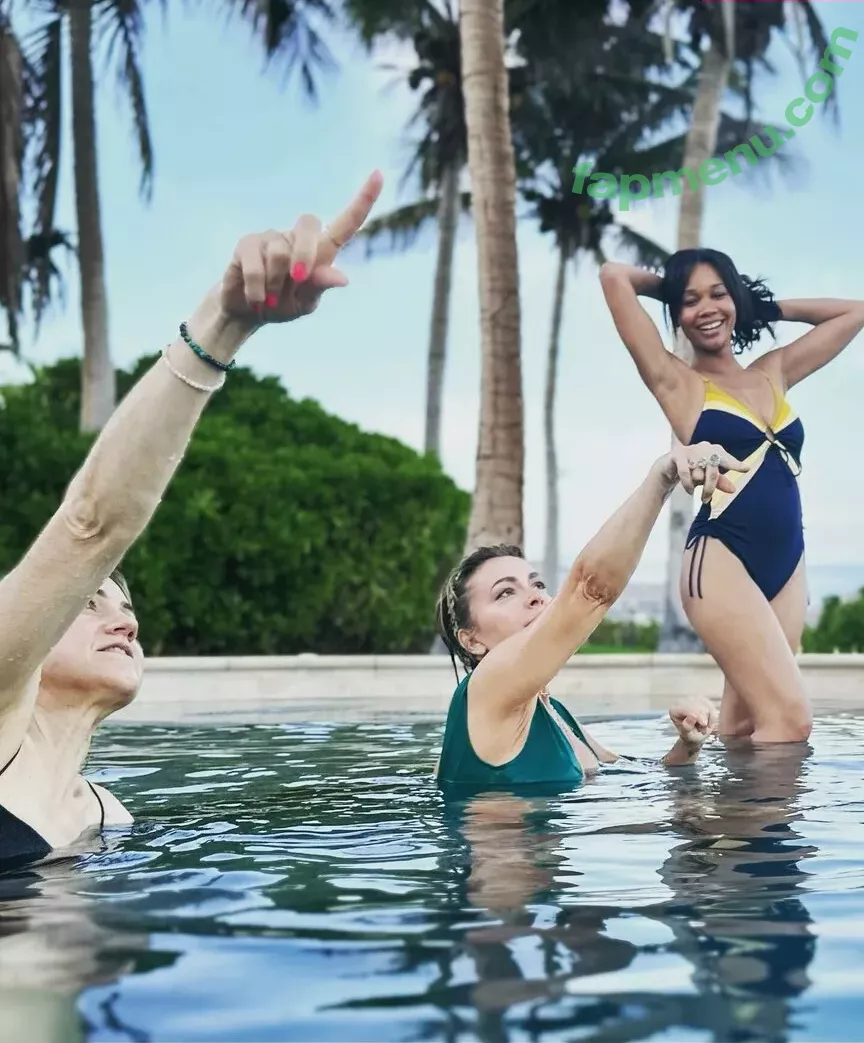 Alyssa Milano nude photo #0299 (alyssa_milano / milano_Alyssa)