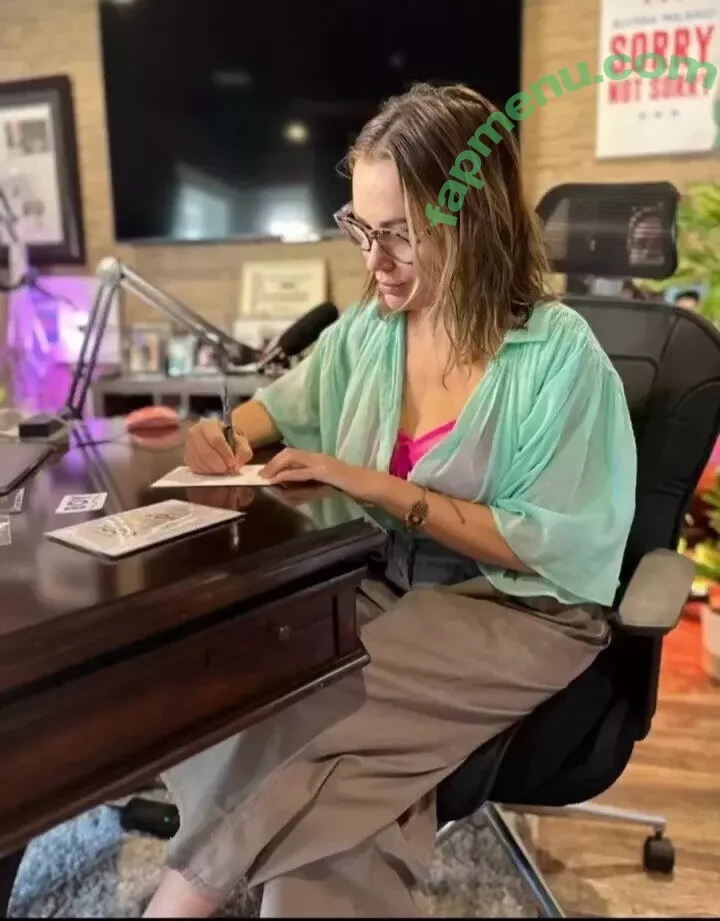 Alyssa Milano nude photo #0320 (alyssa_milano / milano_Alyssa)