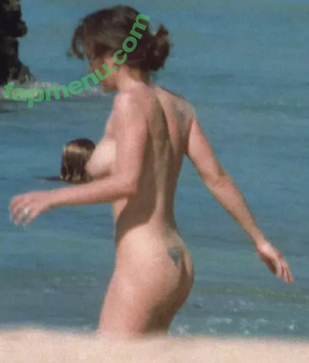 Alyssa Milano nude photo #0378 (alyssa_milano / milano_alyssa / milanoxxx)