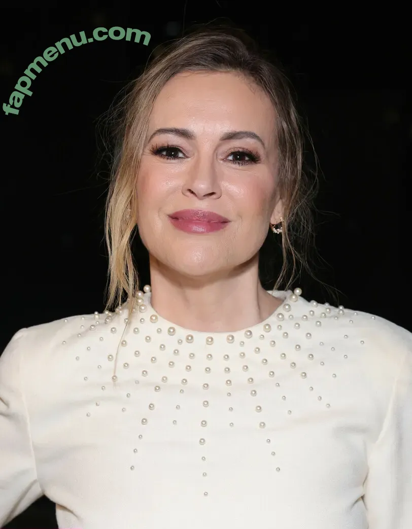Alyssa Milano nude photo #0639 (alyssa_milano / milano_Alyssa)