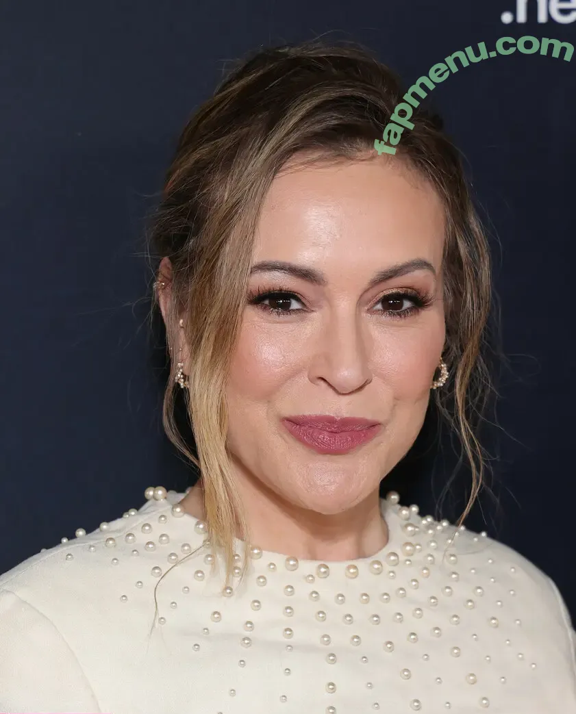 Alyssa Milano nude photo #0641 (alyssa_milano / milano_Alyssa)