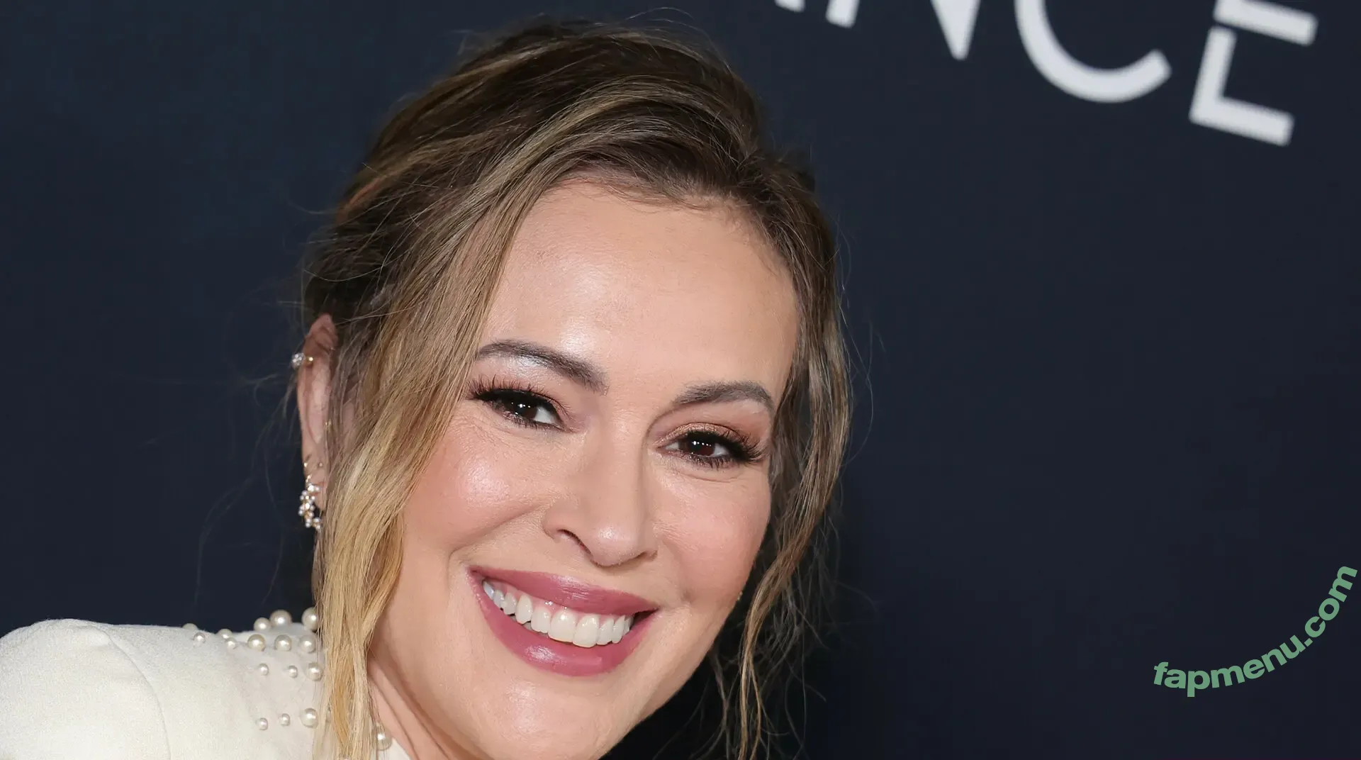 Alyssa Milano nude photo #0646 (alyssa_milano / milano_Alyssa)