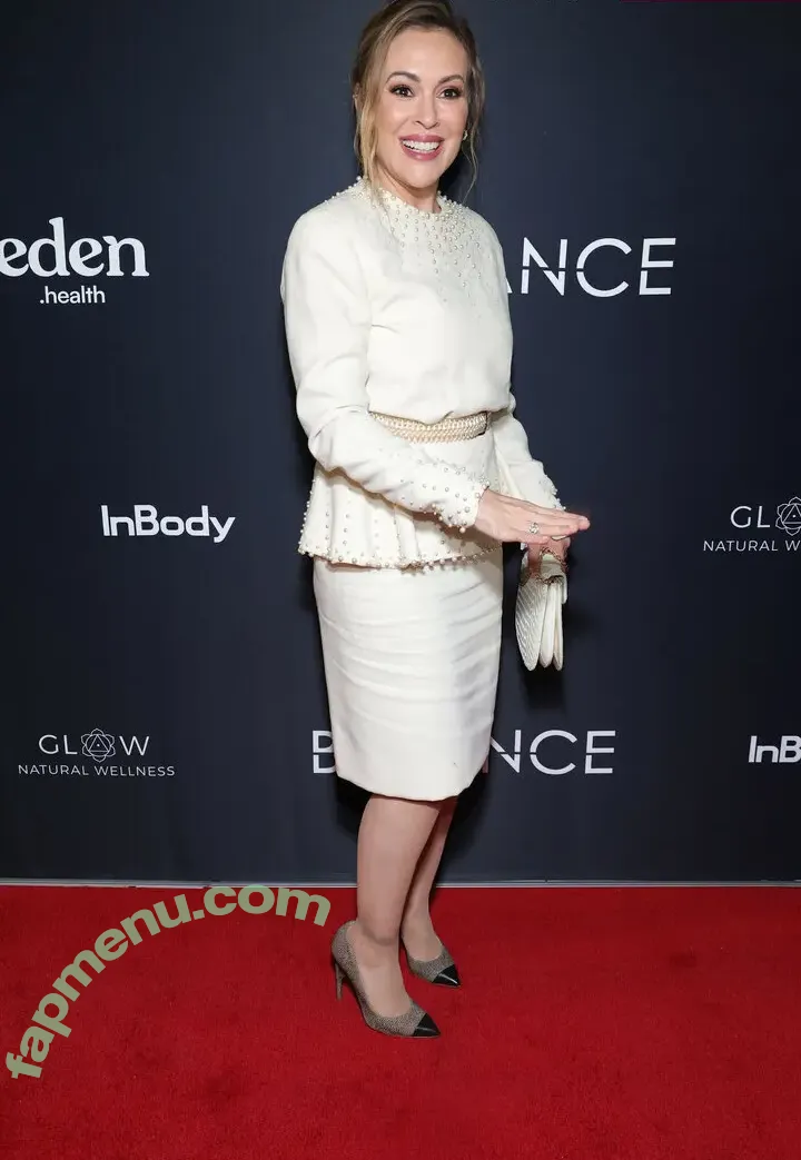 Alyssa Milano nude photo #0658 (alyssa_milano / milano_Alyssa)