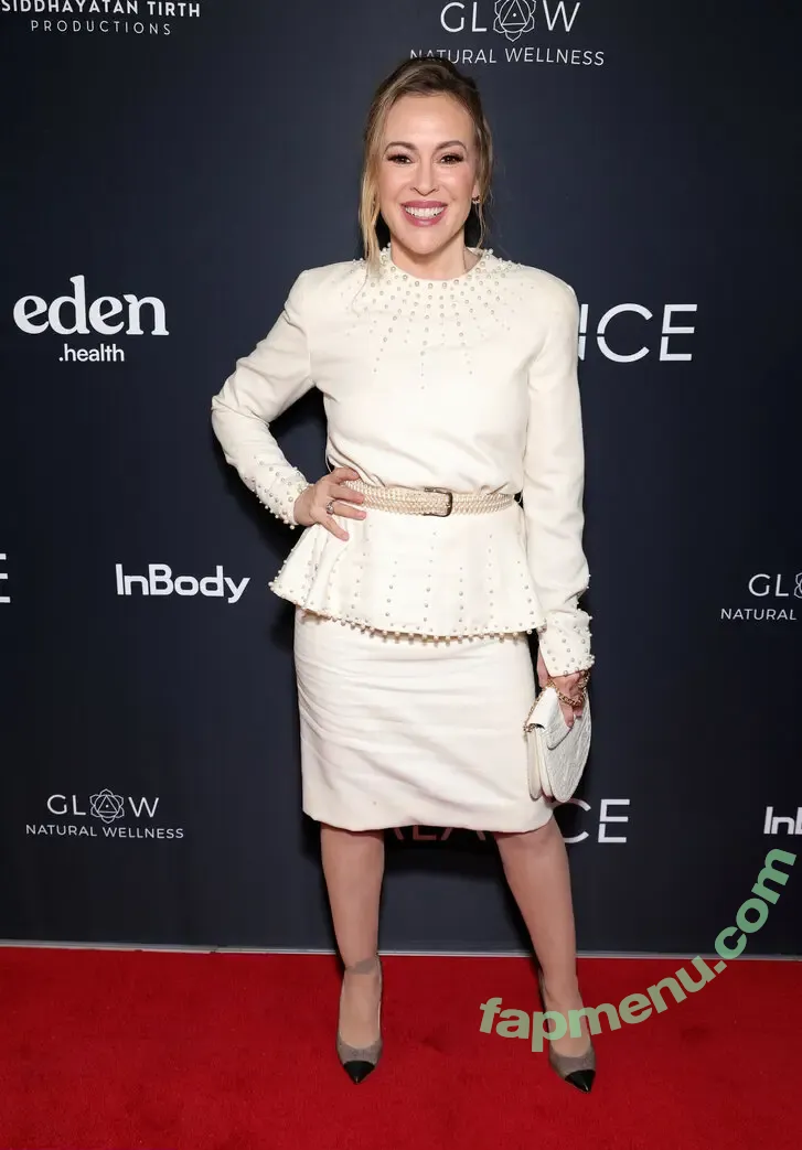 Alyssa Milano nude photo #0664 (alyssa_milano / milano_Alyssa)