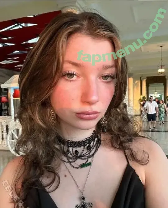 Alyssa Schwartz nude photo #0021 (alyssaschwartz17 / taylorschwartz)