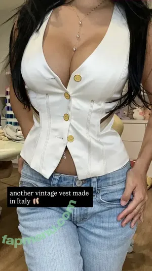 Alyssa Silos / Alythuh nude photo #0404