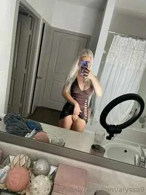 alyssa9 / allyssaap_ / alyssalynch nude photo #1335