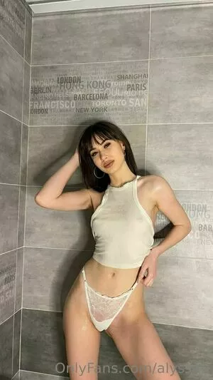 alyssa9 / allyssaap_ / alyssalynch nude photo #1382