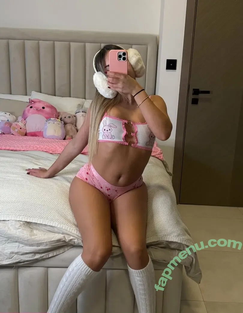 alyssabankss nude photo #0159 (alyssabankss)