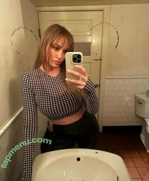  nude photo #0004