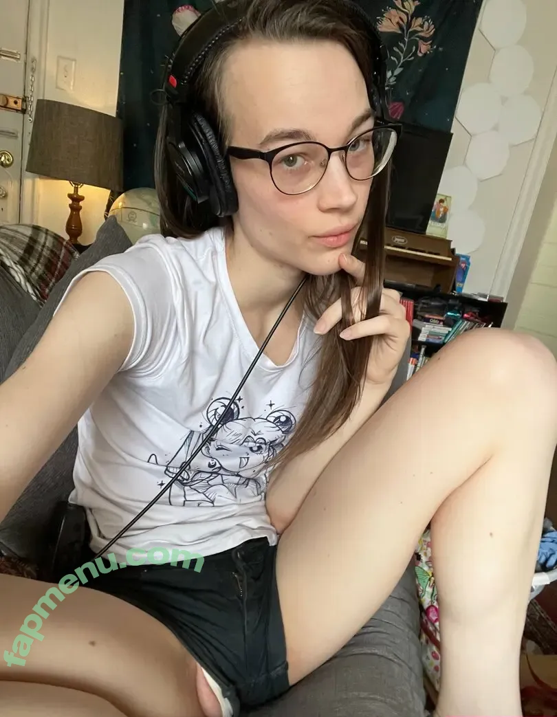 alyssafargo nude photo #0008 (alyssafargo)