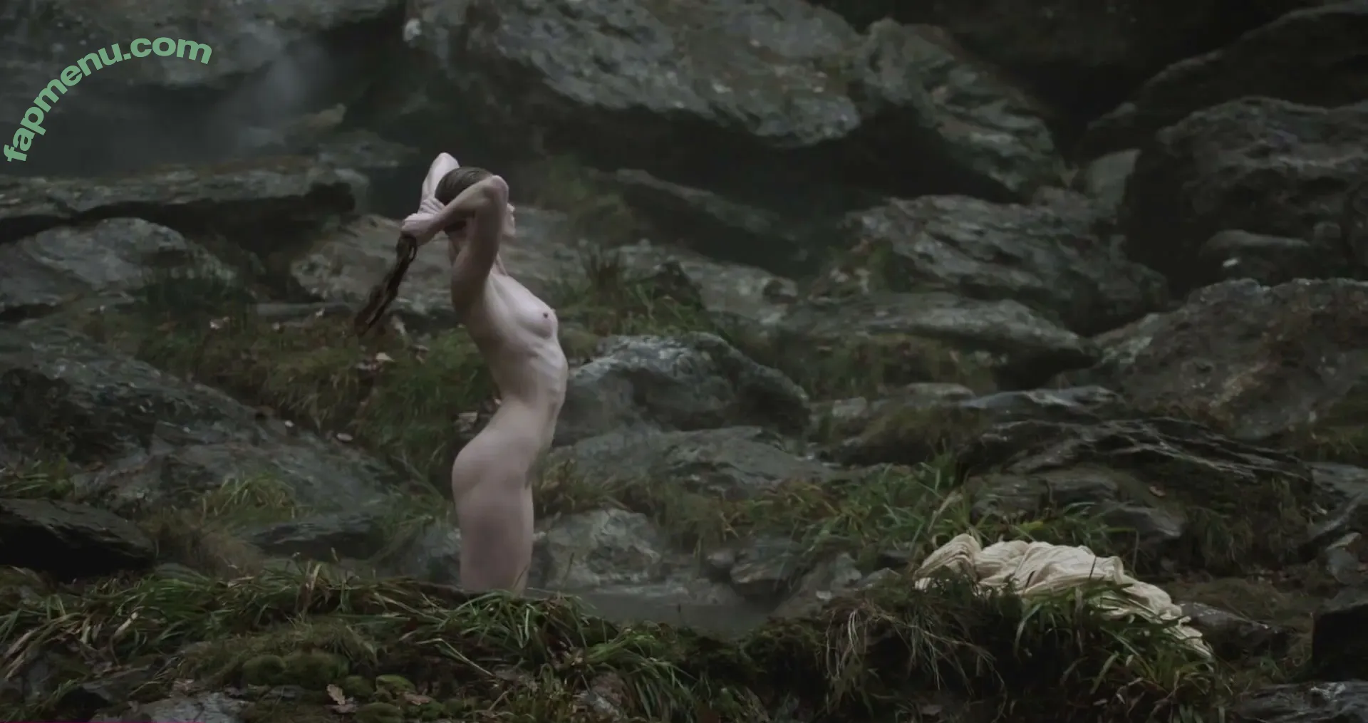 alyssasutherland nude photo #0007 (alyssasutherland)