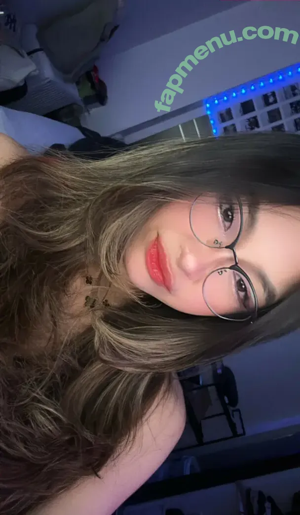 Alyssia.keii nude photo #0126 (padsfoots)